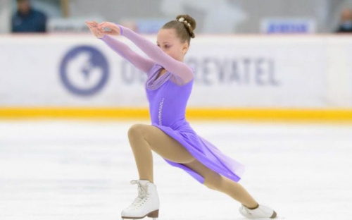 В Мариуполе впервые прошли соревнования по детскому фигурному катанию
