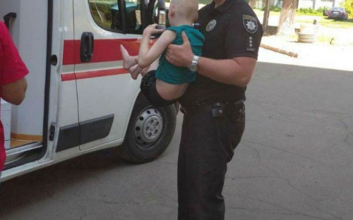 На Донетчине 8-летний мальчик жил почти в лесу без еды и вещей
