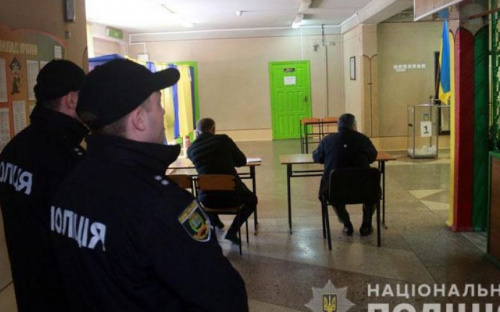 В Донецкой области председатель избирательной комиссии отказался открывать участок для голосования