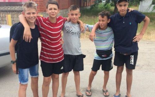 Мариупольские школьники спасли пенсионерку от суицида (ФОТО)