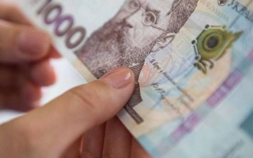 Украинские подростки потратили более миллиона гривен за вакцинацию: что покупали?