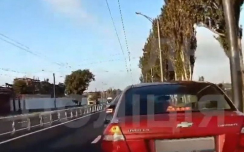 На Набережной в Мариуполе из-за ДТП образовалась пробка