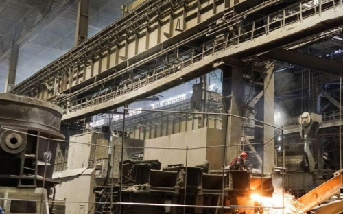 Жаркая пора ремонтов на меткомбинате имени Ильича (ФОТО)