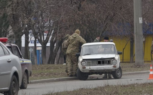 Машина с военными номерами сбила пенсионерку в Мариуполе. Она госпитализирована с мозговой комой (ФОТО+ДОПОЛНЕНО)