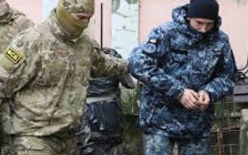 Украина через Европейский суд потребует от РФ освобождения пленных моряков, шедших в порт Мариуполя