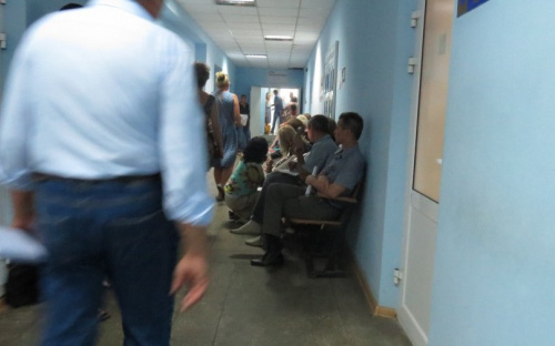 Центр обслуживания клиентов Донецкоблэнерго ввел в шок сотни мариупольцев (ФОТО+ВИДЕО)