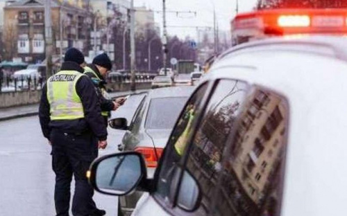 «Улучшил» личный показатель: на Донетчине полицейского обвиняют в подделке документа