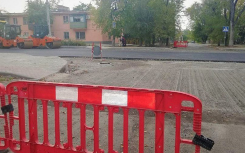 В Мариуполе ремонт проспекта Строителей близится к финишу. Когда откроют дорогу?