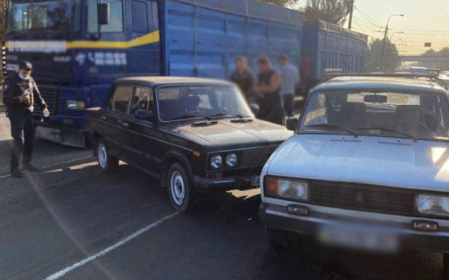 На мариупольском перекрестке тройная авария: пострадал ребенок