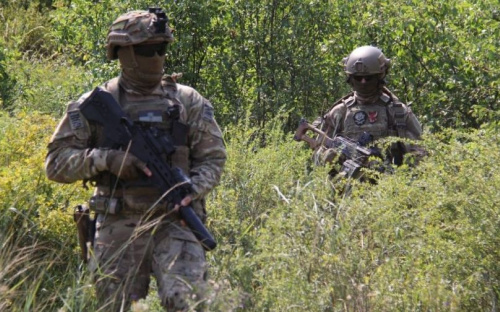 Двое украинских военных получили ранения на Донбассе