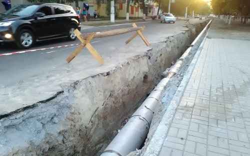 В Мариуполе ремонт магистральных водоводов завершат до конца октября (ФОТО)