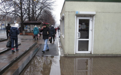 У памятника Высоцкому 