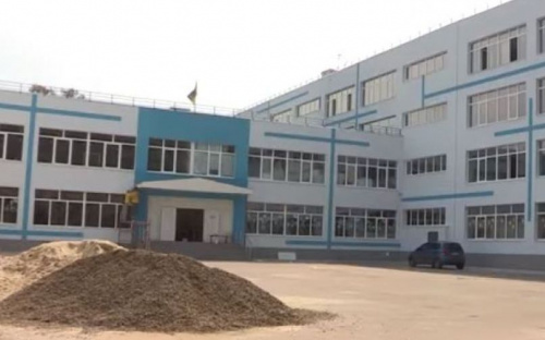 Современная и модернизированная: в Приморском районе Мариуполя обновляют одну из школ