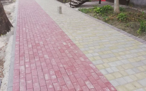 В Мариуполе подрядчики устраняют недостатки при укладке велодорожки