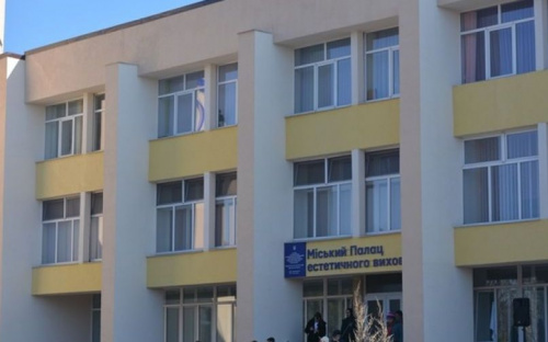 В Мариуполе открыли обновленный Центр художественно-эстетического творчества (ФОТО)