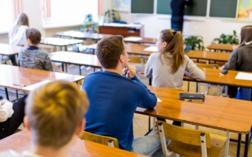 Одаренные дети Мариуполя и их учителя получат увеличенные денежные выплаты
