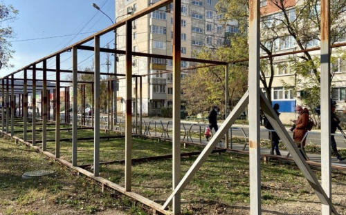 Скверу «Надежда» быть! Мариупольцы отстояли занятую под частную стройку зеленую зону