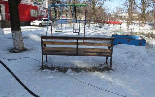В Мариуполе устранили опасность поражения током детей (ФОТОФАКТ)
