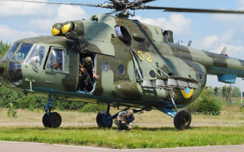Боевые вертолеты Ми-24 и Ми-8 над побережьем Мариуполя: Военные прояснили ситуацию (ВИДЕО)