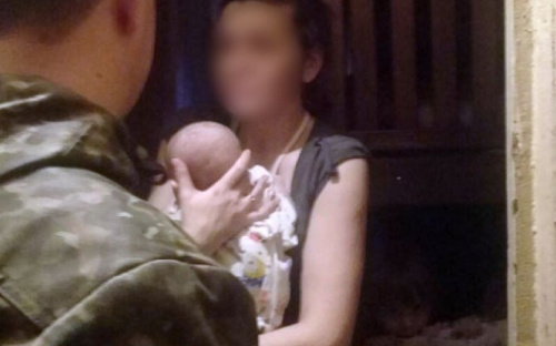 Полицейские забрали у родителей в Мариуполе четырех детей (ФОТО)