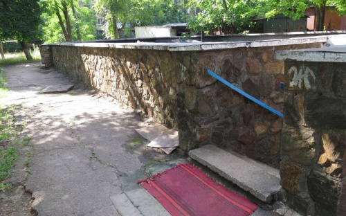 В Мариуполе открыт подземный туалет советских времен с красной ковровой дорожкой (ФОТОФАКТ)