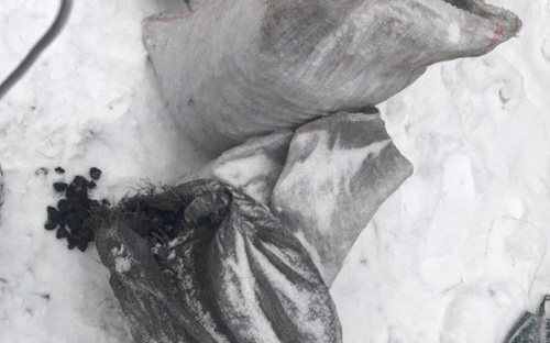 В Мариуполе несовершеннолетние разворовали вагон с углем (ФОТО)