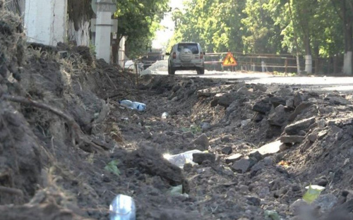 В Мариуполе заменят более 40 тыс. кв. метров дорожного покрытия на пр. Победы (ФОТО)