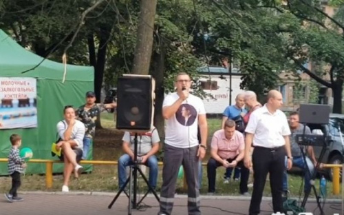 Скандальные ЗеДебаты: В Авдеевке директор коксохима приехал на дебаты, но вопросов оппонента так и не услышал (ВИДЕО)