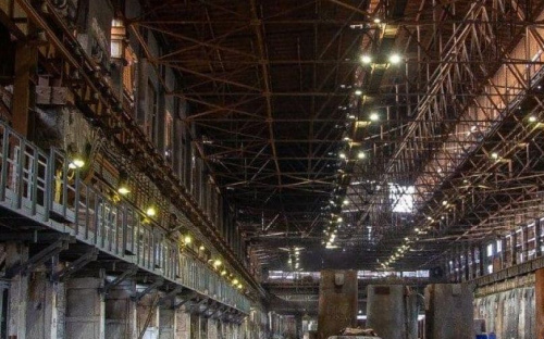 Светло и безопасно: в конвертерном цехе «Азовстали» реконструкция системы освещения выходит на финишную прямую