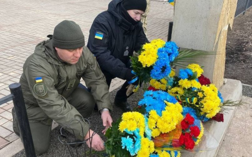 В Мариуполе почтили память погибших защитников Донецкого аэропорта