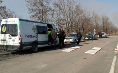 На дорогах Донецкой области усилили контроль за передвижением грузовиков (ФОТО+ВИДЕО)