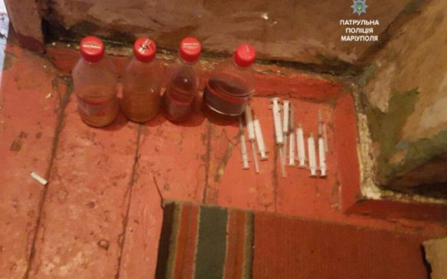 В Мариуполе двое несовершеннолетних детей живут в наркопритоне (ФОТО)