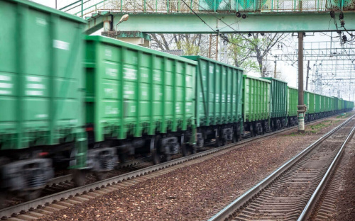 Залізниця в Крим через Маріуполь: які вантажі можуть перевозити росіяни