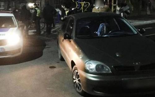 В Мариуполе пьяный велосипедист наехал на авто и пытался скрыться
