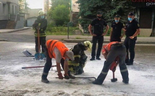 Виновных в утечке кислотной жидкости в Мариуполе ждет уголовная ответственность