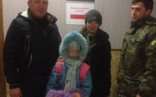 В Донецкой области мать с 9-летней дочкой вынуждена была жить в подъезде
