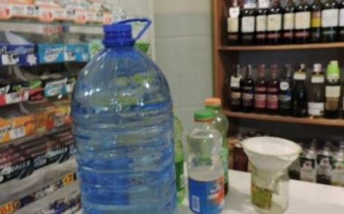 В магазинах Мариуполя продолжают выявлять алкоголь сомнительного происхождения