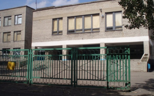 В Марьинке при обстреле разрушены жилые дома и повреждена школа
