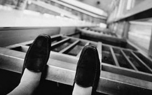 В Мариуполе 81-летняя женщина выпрыгнула с 6 этажа