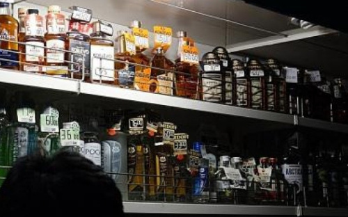 В Мариуполе четыре магазина попались на ночной торговле спиртным (ФОТО)