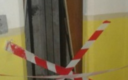 В Мариуполе мужчина покалечился, пытаясь выбраться из застрявшего лифта