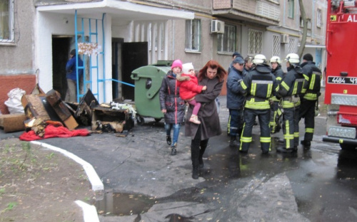 В Мариуполе мужчина в одиночку боролся с огнем (ФОТО)