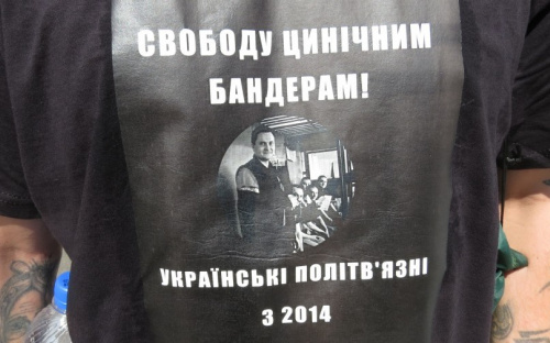 В Мариуполе обвиняемых в убийстве, судили под музыку (ФОТО)