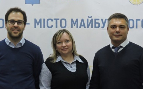 В Мариуполе представитель ЕС посетил амбулаторию, социальный центр и общежитие (ФОТО)