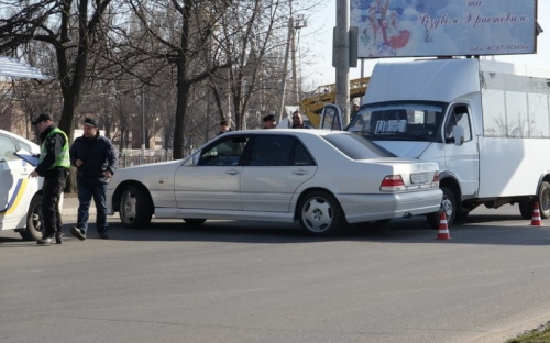 В Мариуполе произошло ДТП с участием маршрутки и 
