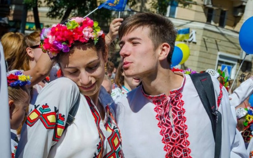 В Мариуполе пройдёт парад вышиванок с флешмобом и показом мод (ВИДЕО)