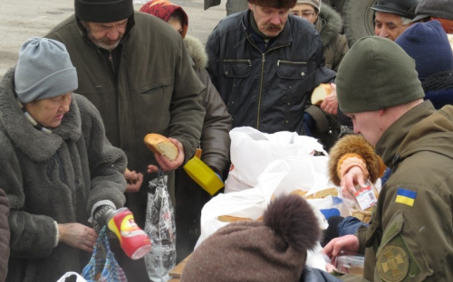 В Мариуполе прошла экспериментальная акция по поддержке обездоленных (ФОТО+ВИДЕО)