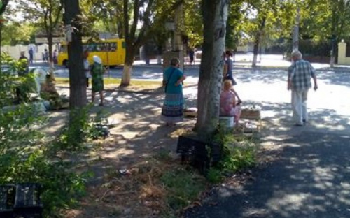 В Мариуполе разогнали стихийную торговлю у рынка «Славутич» и по ул. Кронштадтской (ФОТО)