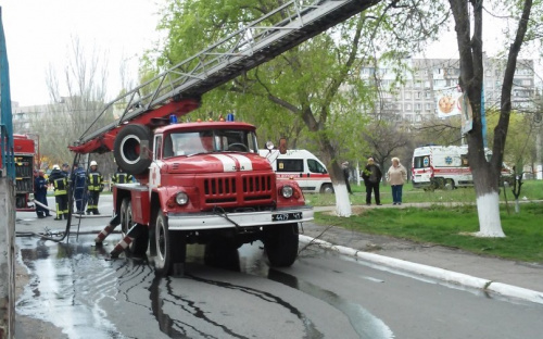 В мариупольской девятиэтажке произошел пожар (ФОТОФАКТ)