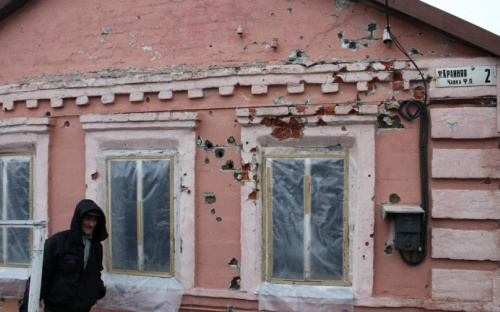 В мариупольской Сартане более 30 домов получили стройматериалы на восстановление жилья (ФОТО)